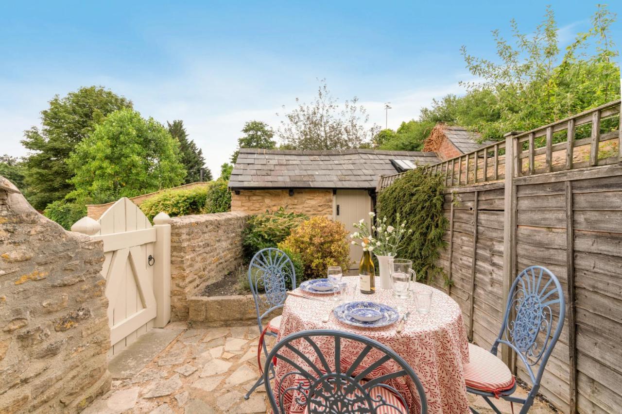 Vine Cottage Charlbury Exterior photo